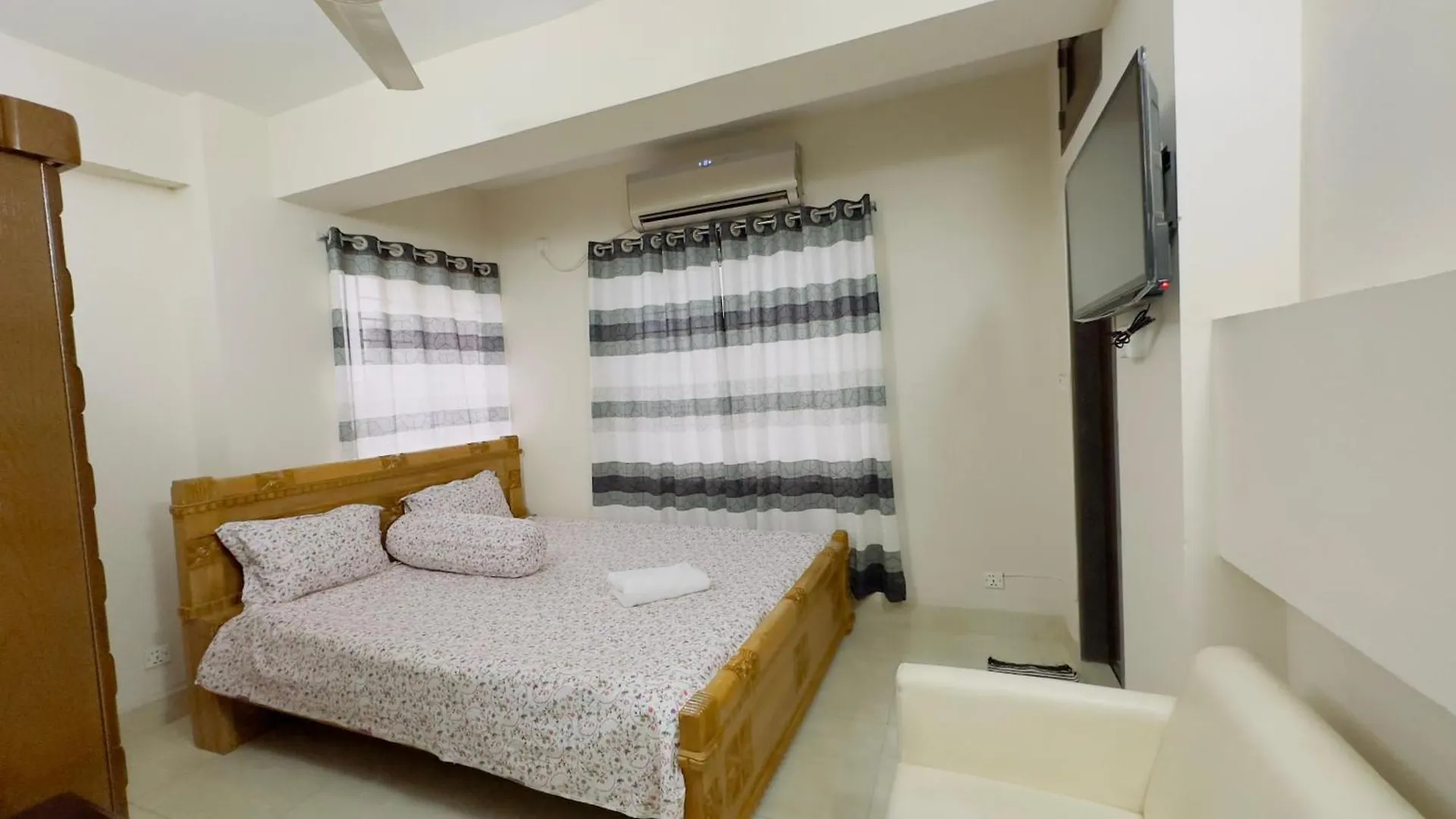 Baridhara Sweet Home 다카 3*,
